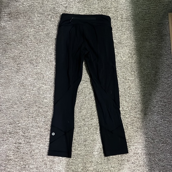 Lululemon Black Cropped Leggings with Small Hole Size 2 - Picture 3 of 7
